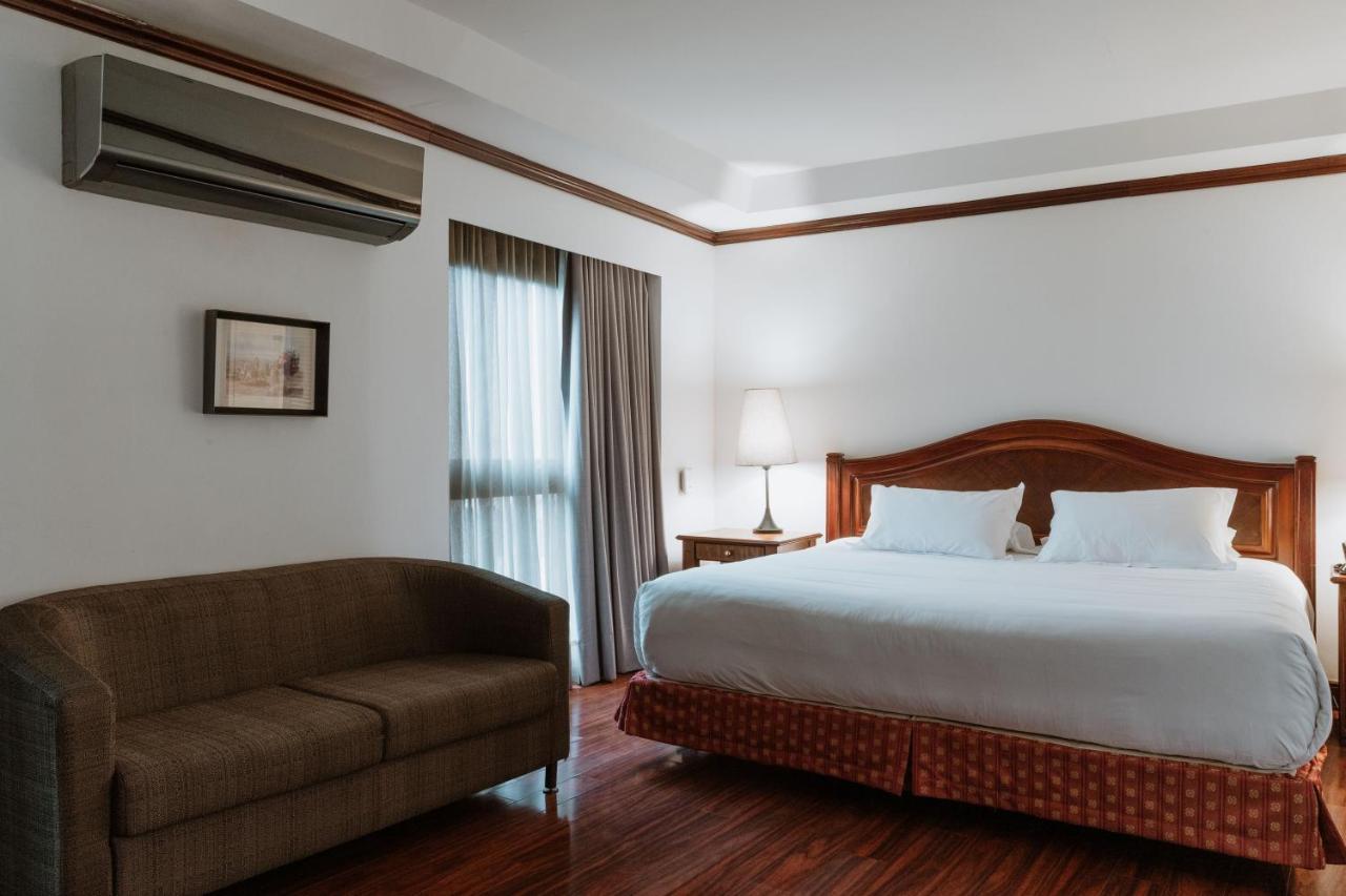 Hotel Park10 Medellín Kültér fotó A room at the hotel