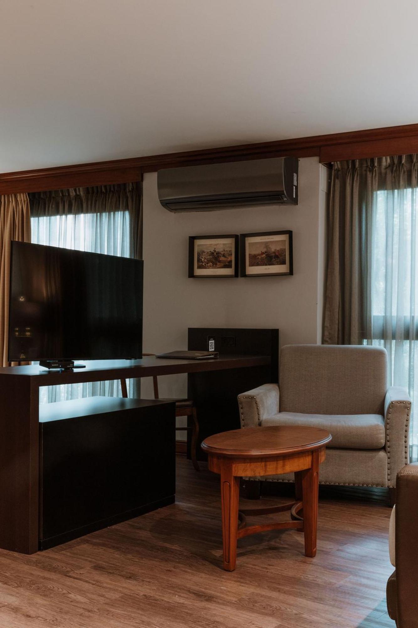 Hotel Park10 Medellín Kültér fotó A room at the hotel